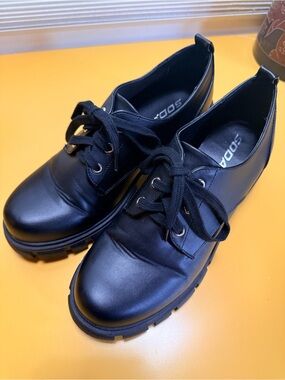 Soda Black Lace-Up Chunky Oxford Shoes for Women size 10